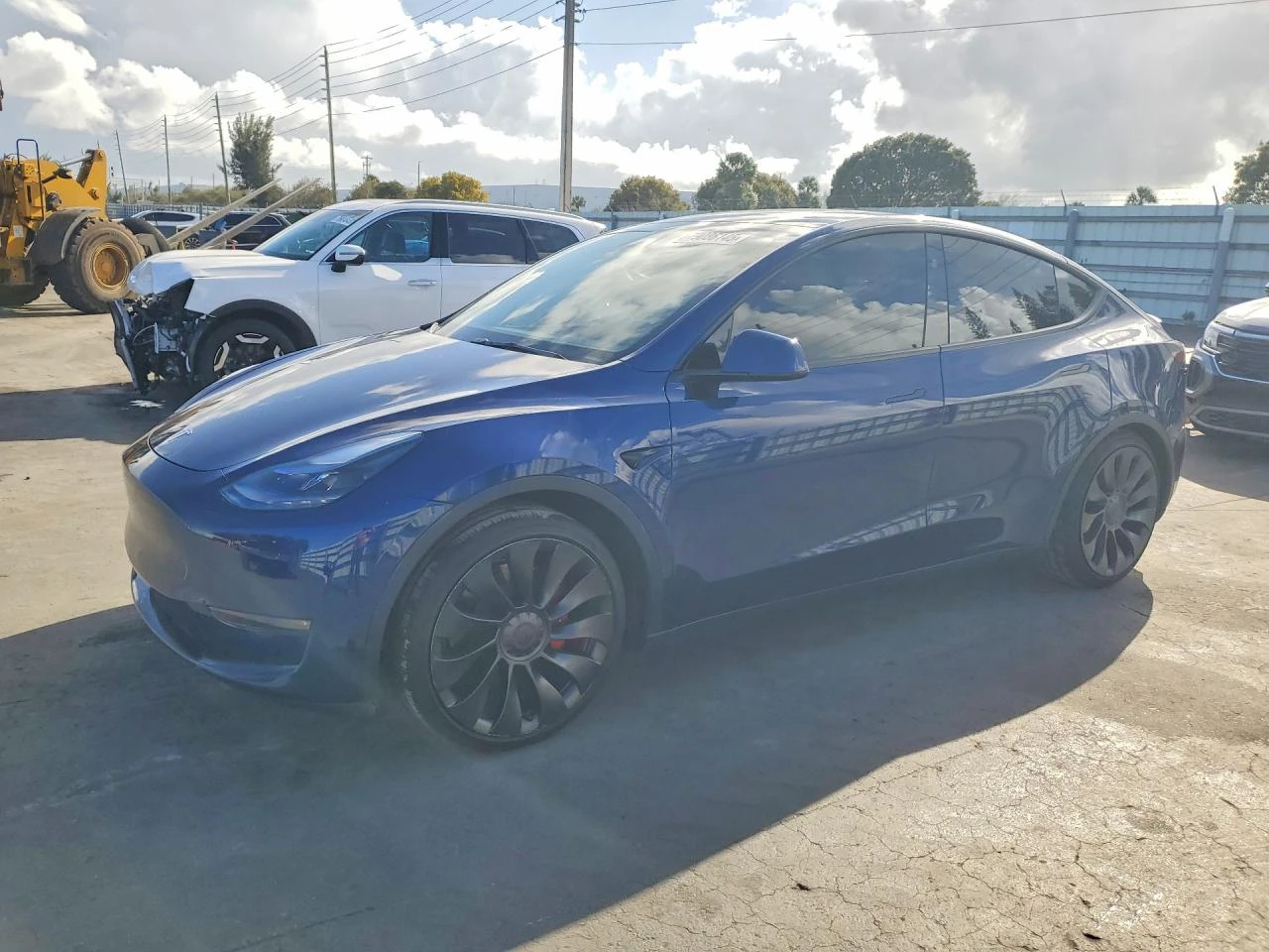 Tesla Model Y undefined | Auto.bg — изображение 1