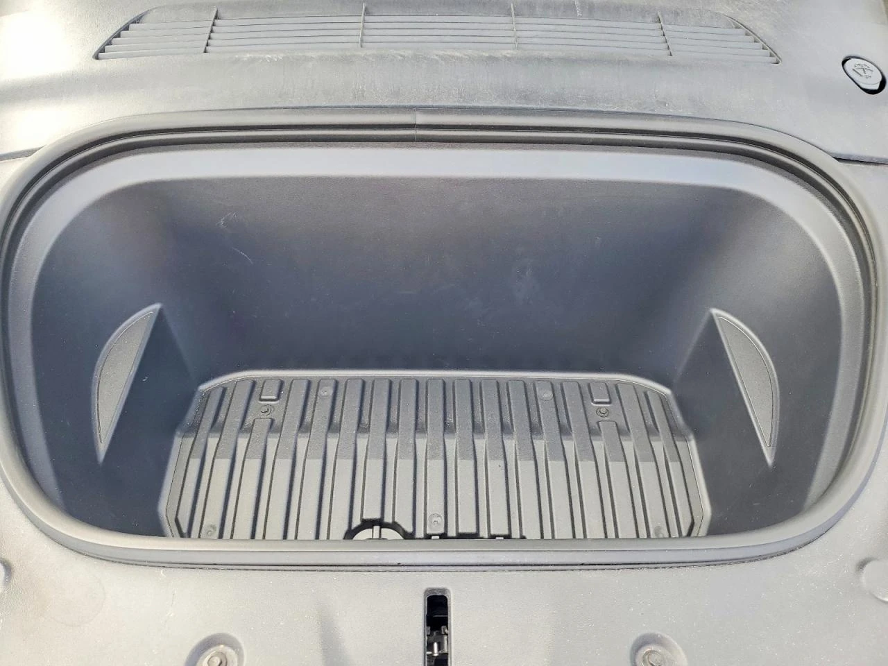 Tesla Model Y, снимка 12 - Автомобили и джипове - 53916676