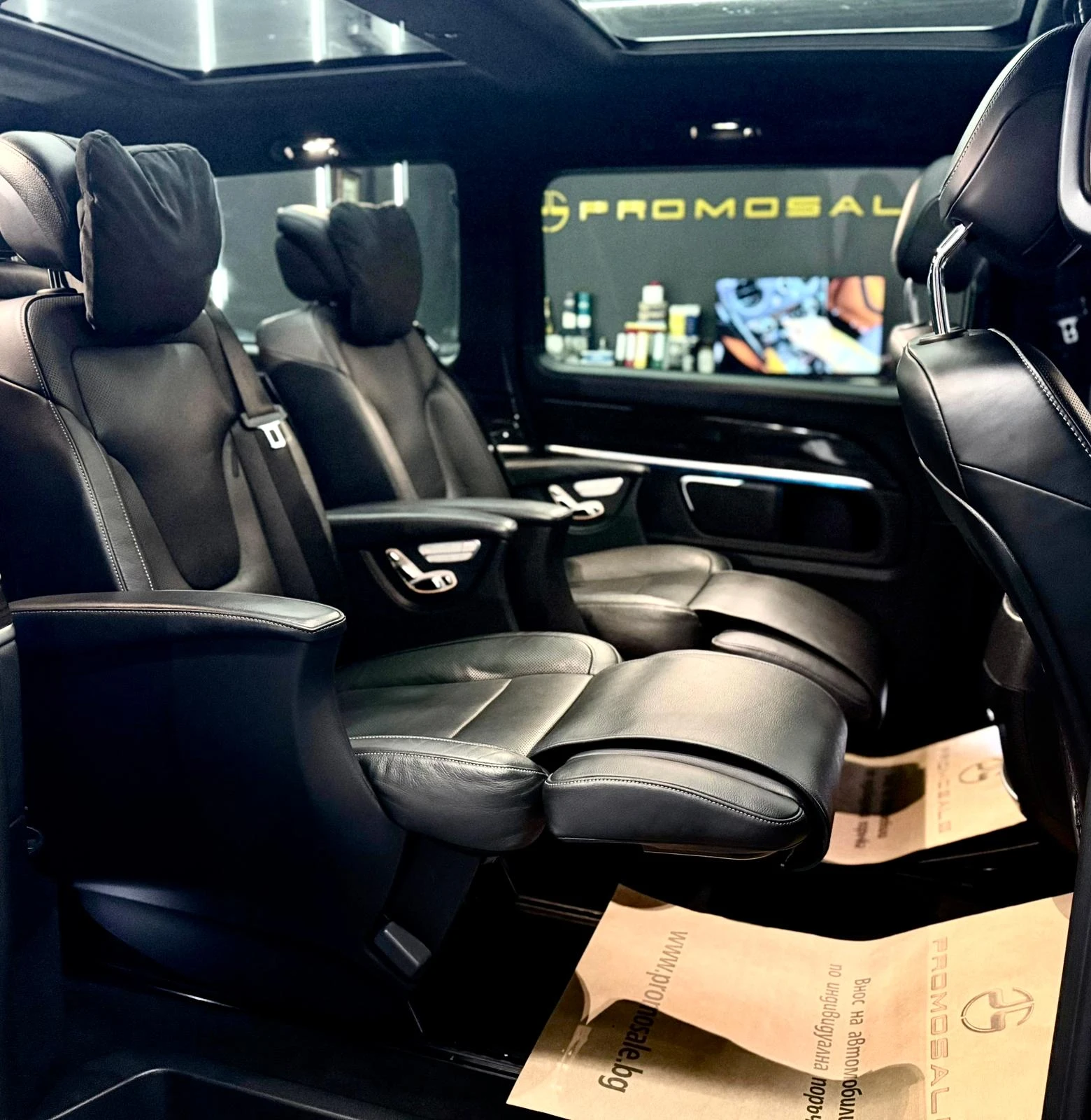 Mercedes-Benz V 300 Luxury* AMG* Панорама* 360* Лизинг* , снимка 9 - Автомобили и джипове - 53987832