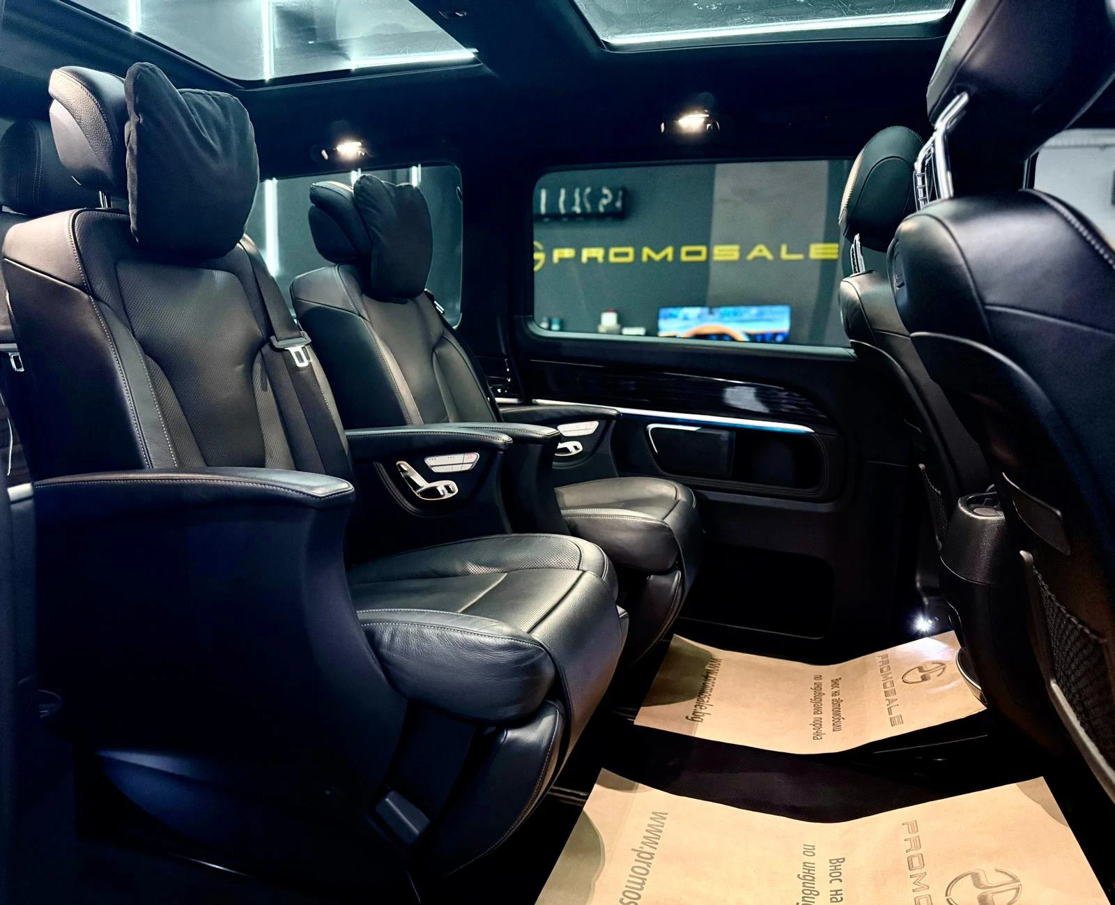 Mercedes-Benz V 300 Luxury* AMG* Панорама* 360* Лизинг* , снимка 10 - Автомобили и джипове - 53987832