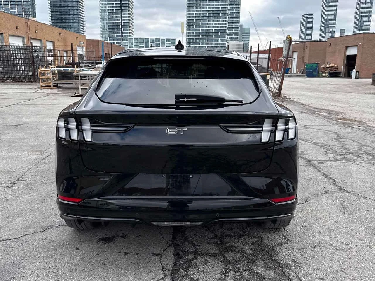 Ford Mustang Mach-E GT Performance Edition  CARFAX, снимка 4 - Автомобили и джипове - 54209452