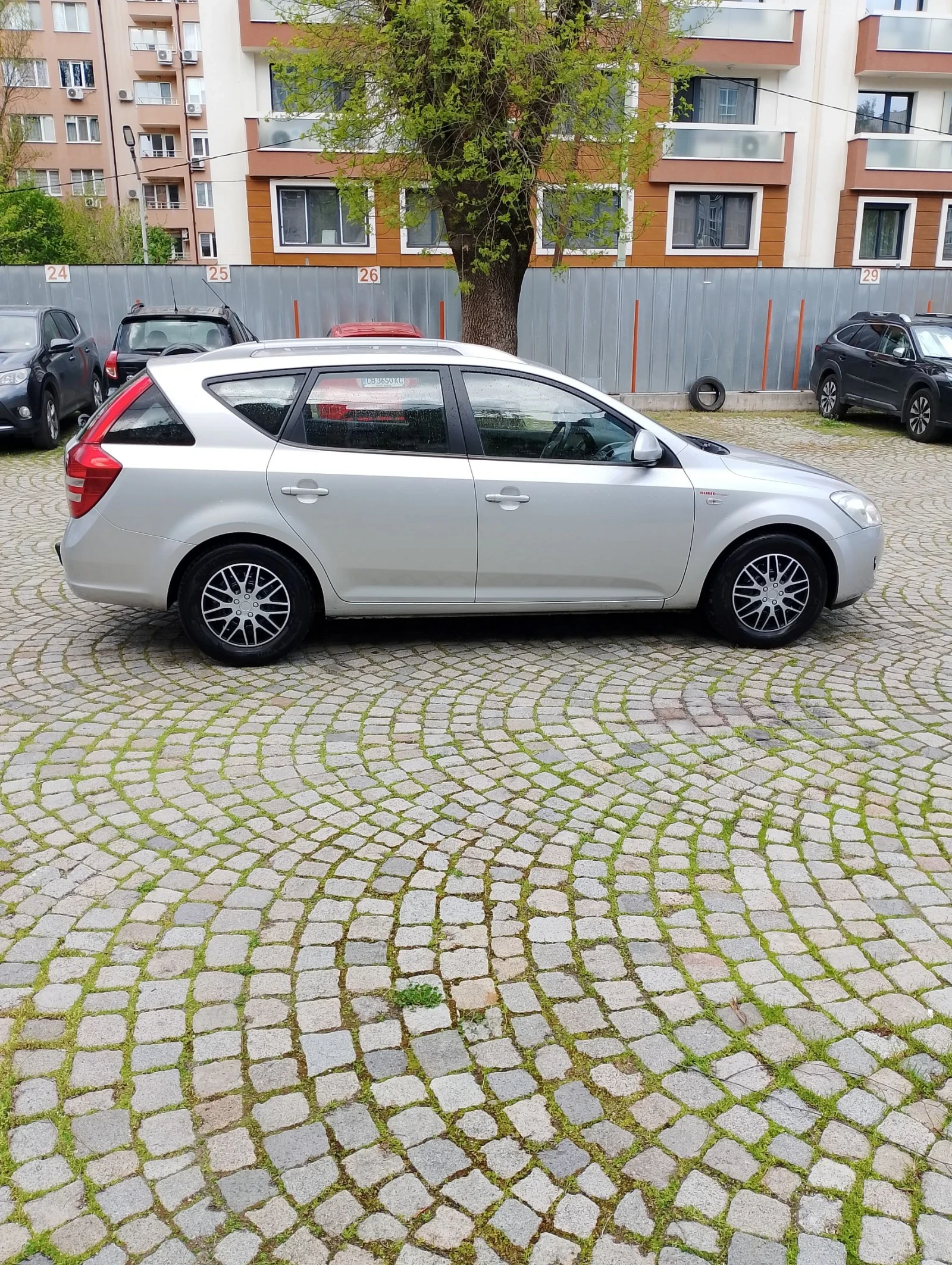 Kia Ceed 1.6 crdi , снимка 6 - Автомобили и джипове - 54253949