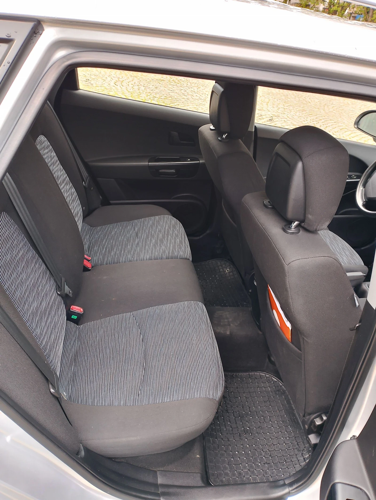 Kia Ceed 1.6 crdi , снимка 10 - Автомобили и джипове - 54253949