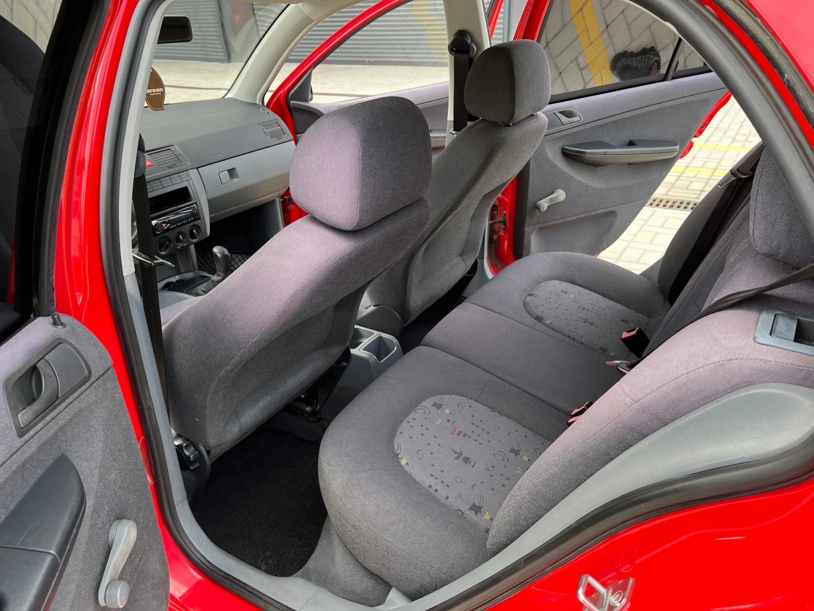 Skoda Fabia 1.4I, снимка 12 - Автомобили и джипове - 54444430