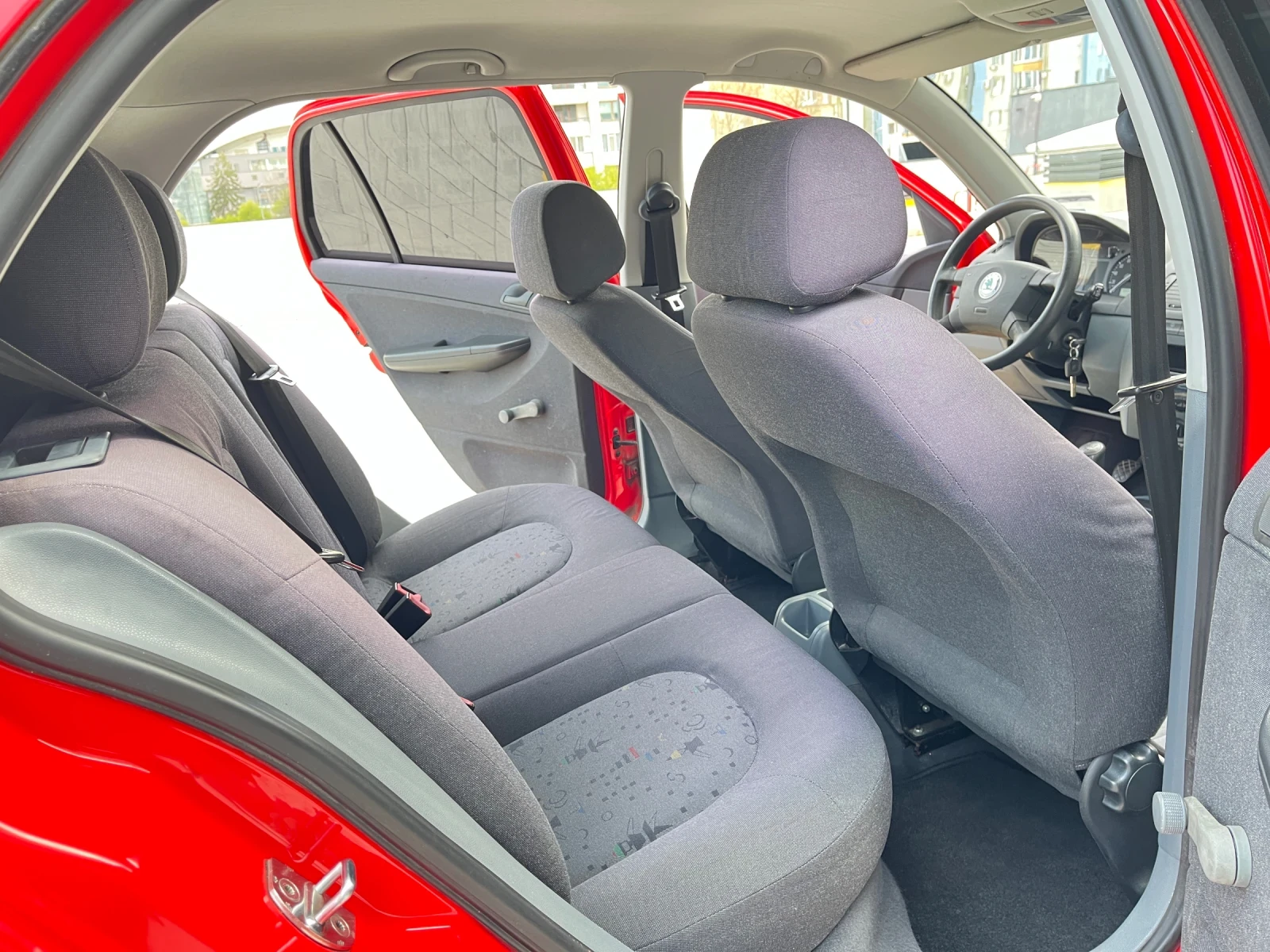 Skoda Fabia 1.4I, снимка 13 - Автомобили и джипове - 54444430