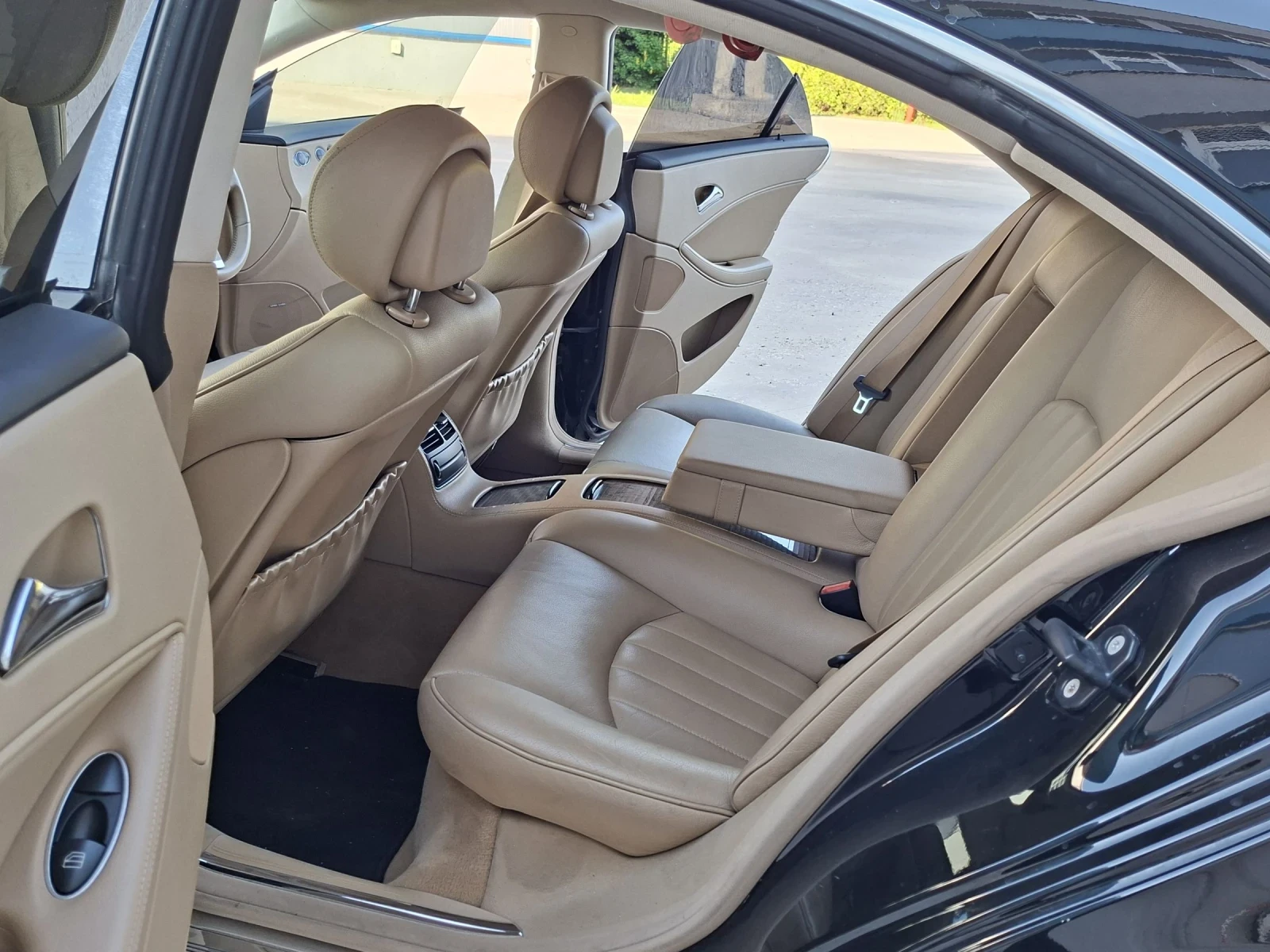 Mercedes-Benz CLS 350 Фейслифт, снимка 10 - Автомобили и джипове - 54498546