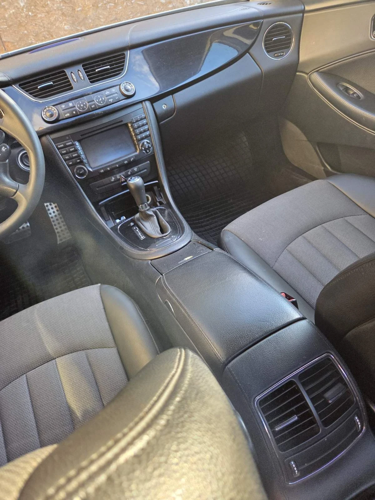 Mercedes-Benz CLS 320, снимка 11 - Автомобили и джипове - 54627972