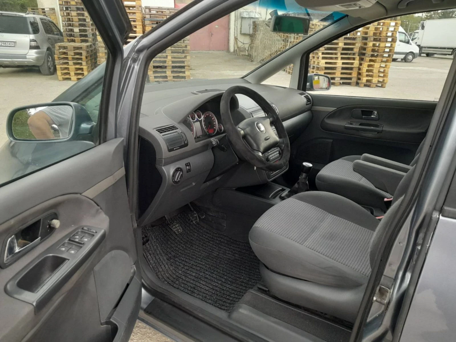 Seat Alhambra, снимка 9 - Автомобили и джипове - 54786042
