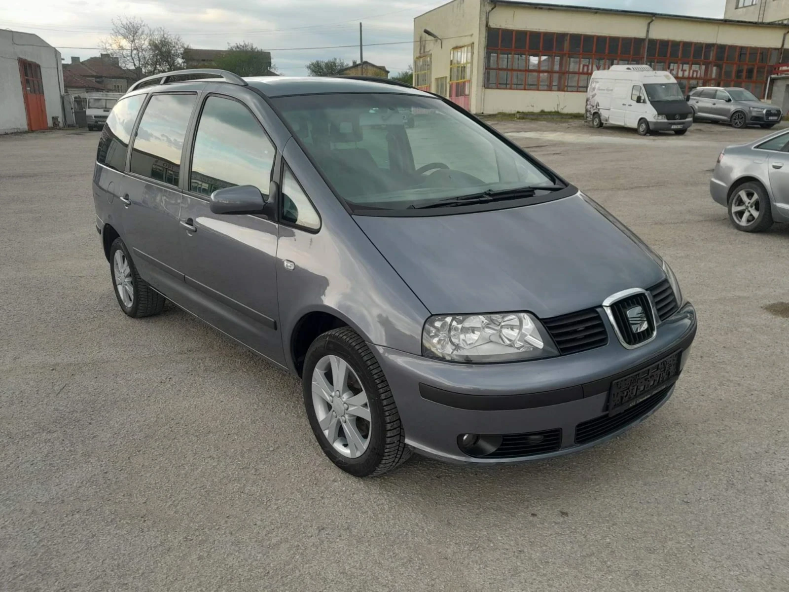 Seat Alhambra, снимка 6 - Автомобили и джипове - 54786042