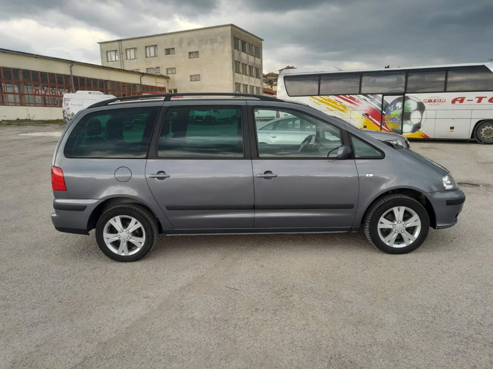 Seat Alhambra, снимка 5 - Автомобили и джипове - 54786042