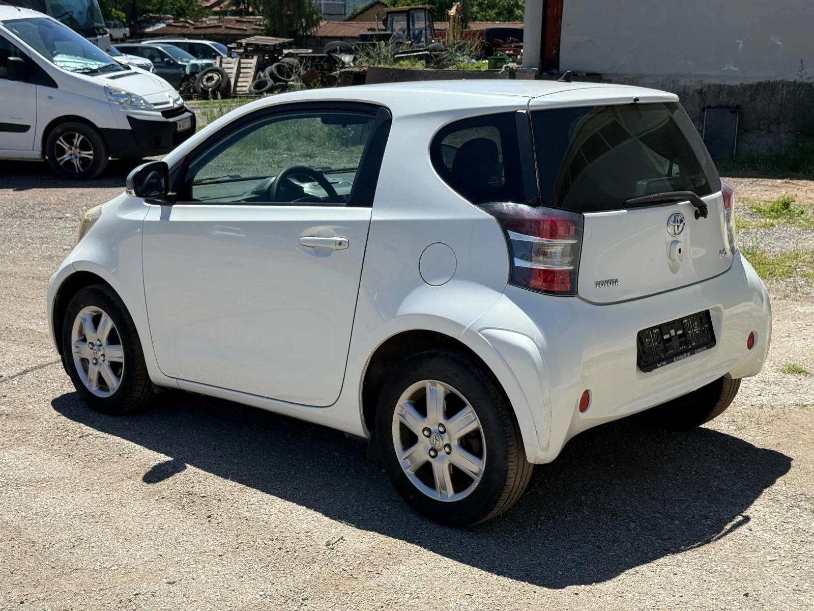 Toyota IQ АВТОМАТИК ИТАЛИЯ , снимка 4 - Автомобили и джипове - 54928137