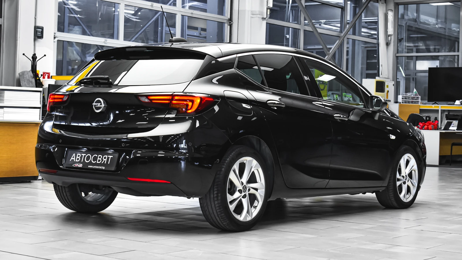 Opel Astra 1.6 CDTi Innovation, снимка 6 - Автомобили и джипове - 55492774