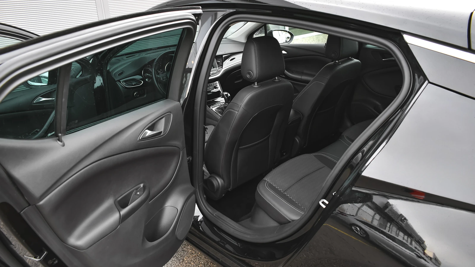 Opel Astra 1.6 CDTi Innovation, снимка 9 - Автомобили и джипове - 55492774
