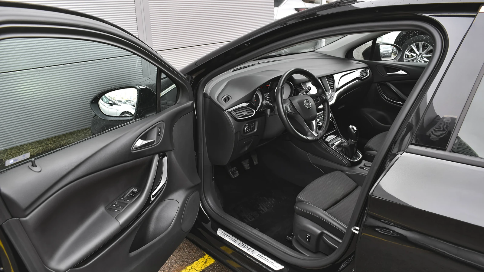 Opel Astra 1.6 CDTi Innovation, снимка 8 - Автомобили и джипове - 55492774