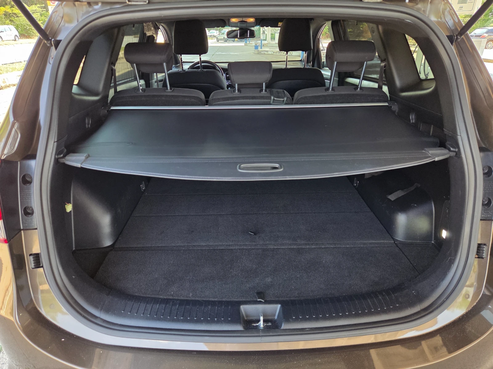 Kia Carens 1, 7 crdi 116 hp, снимка 11 - Автомобили и джипове - 55570079