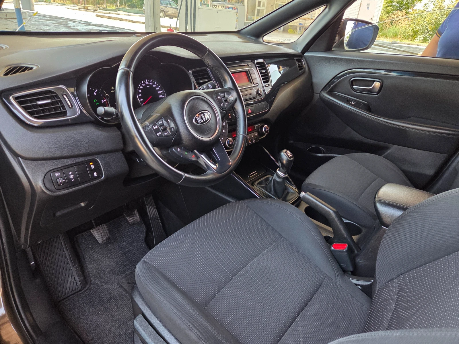 Kia Carens 1, 7 crdi 116 hp, снимка 9 - Автомобили и джипове - 55570079