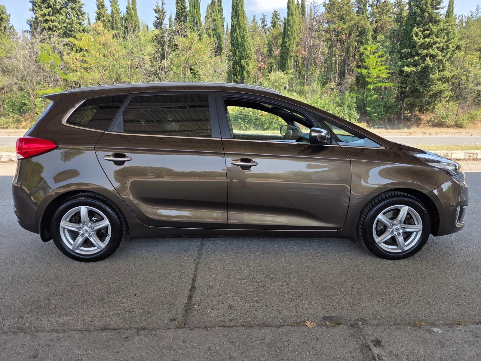 Kia Carens 1, 7 crdi 116 hp, снимка 2 - Автомобили и джипове - 55570079
