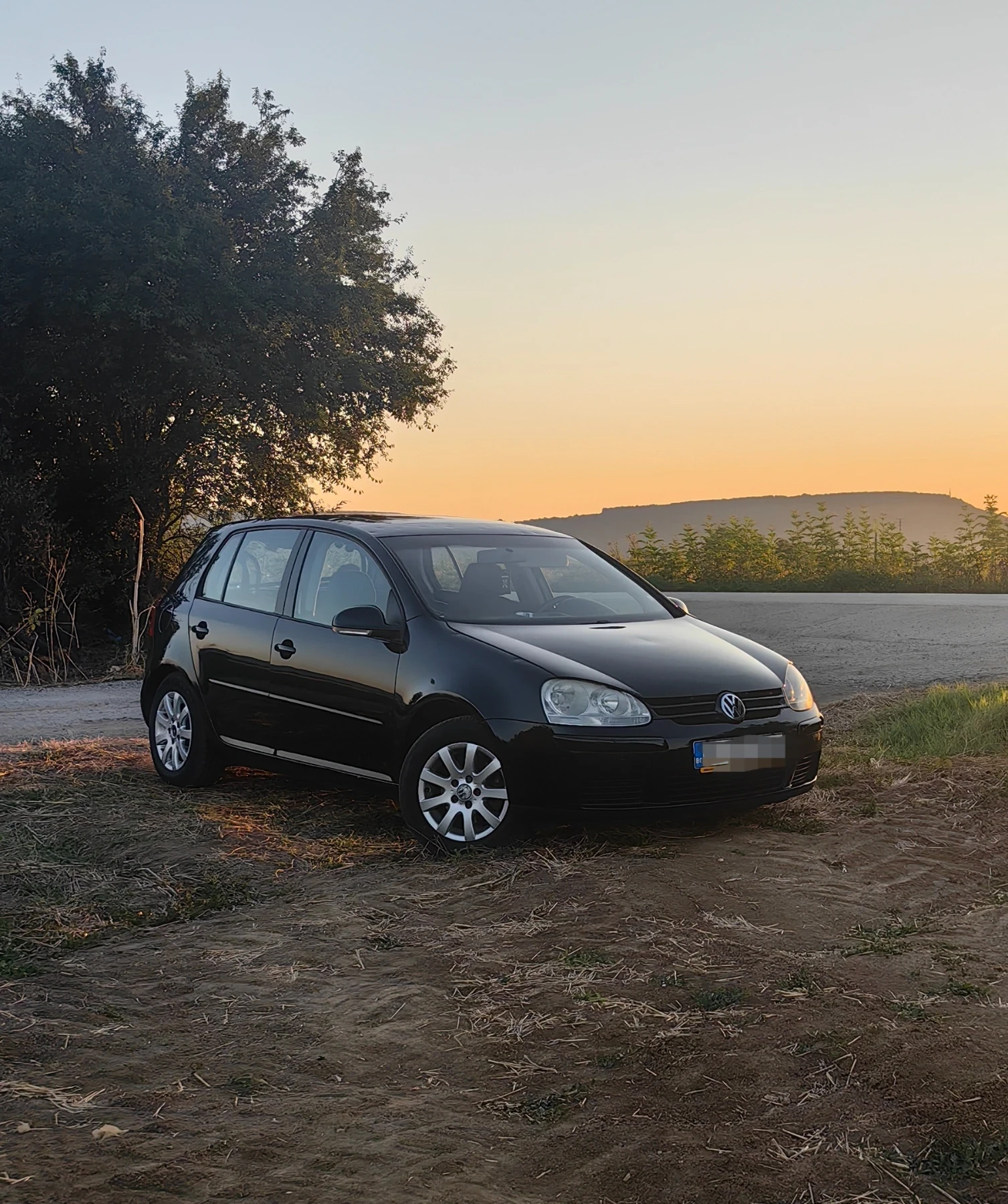 VW Golf 5 1.9 tdi, снимка 2 - Автомобили и джипове - 55582738