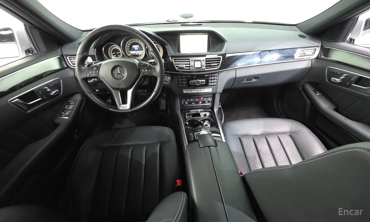 Mercedes-Benz E 300 AVANGARDE/ ПАМЕТИ / ПОДГРЕВИ / 2X PANO / 2 КЛЮЧА, снимка 7 - Автомобили и джипове - 55588703
