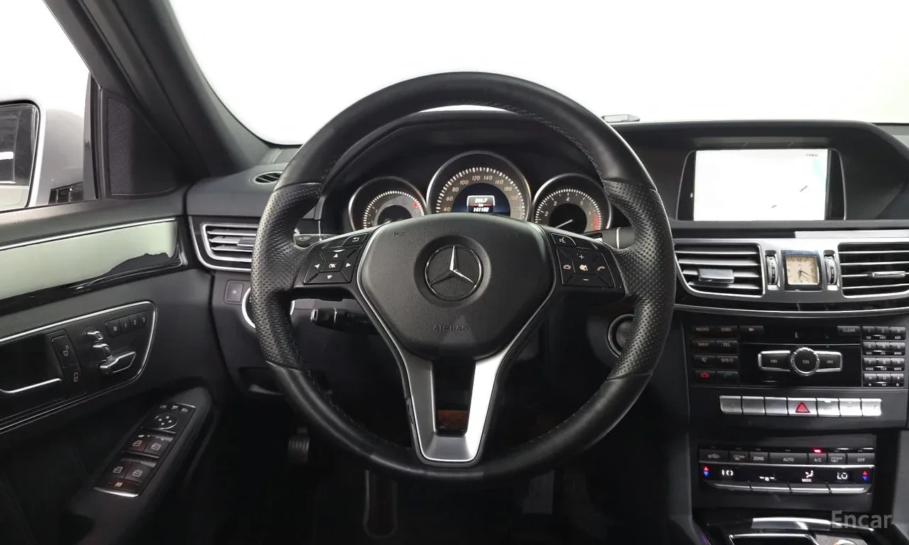 Mercedes-Benz E 300 AVANGARDE/ ПАМЕТИ / ПОДГРЕВИ / 2X PANO / 2 КЛЮЧА, снимка 8 - Автомобили и джипове - 55588703