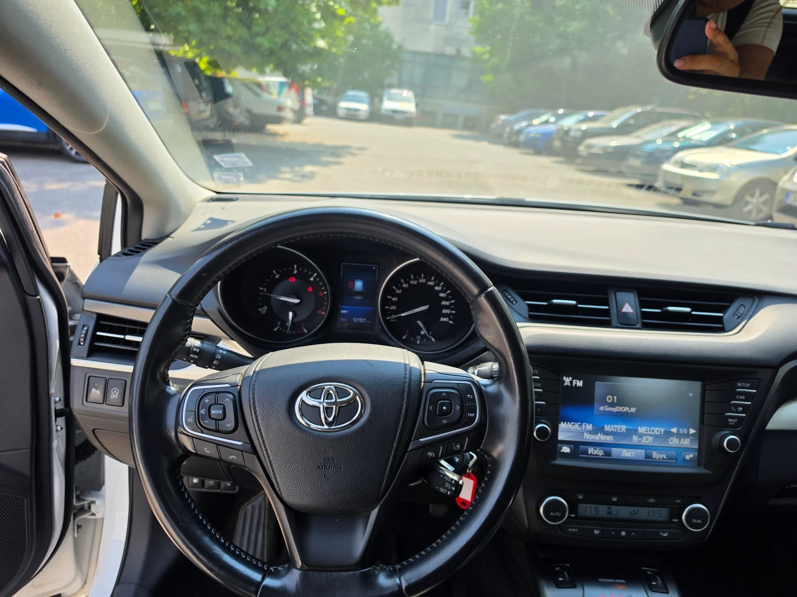 Toyota Avensis, снимка 10 - Автомобили и джипове - 55707327