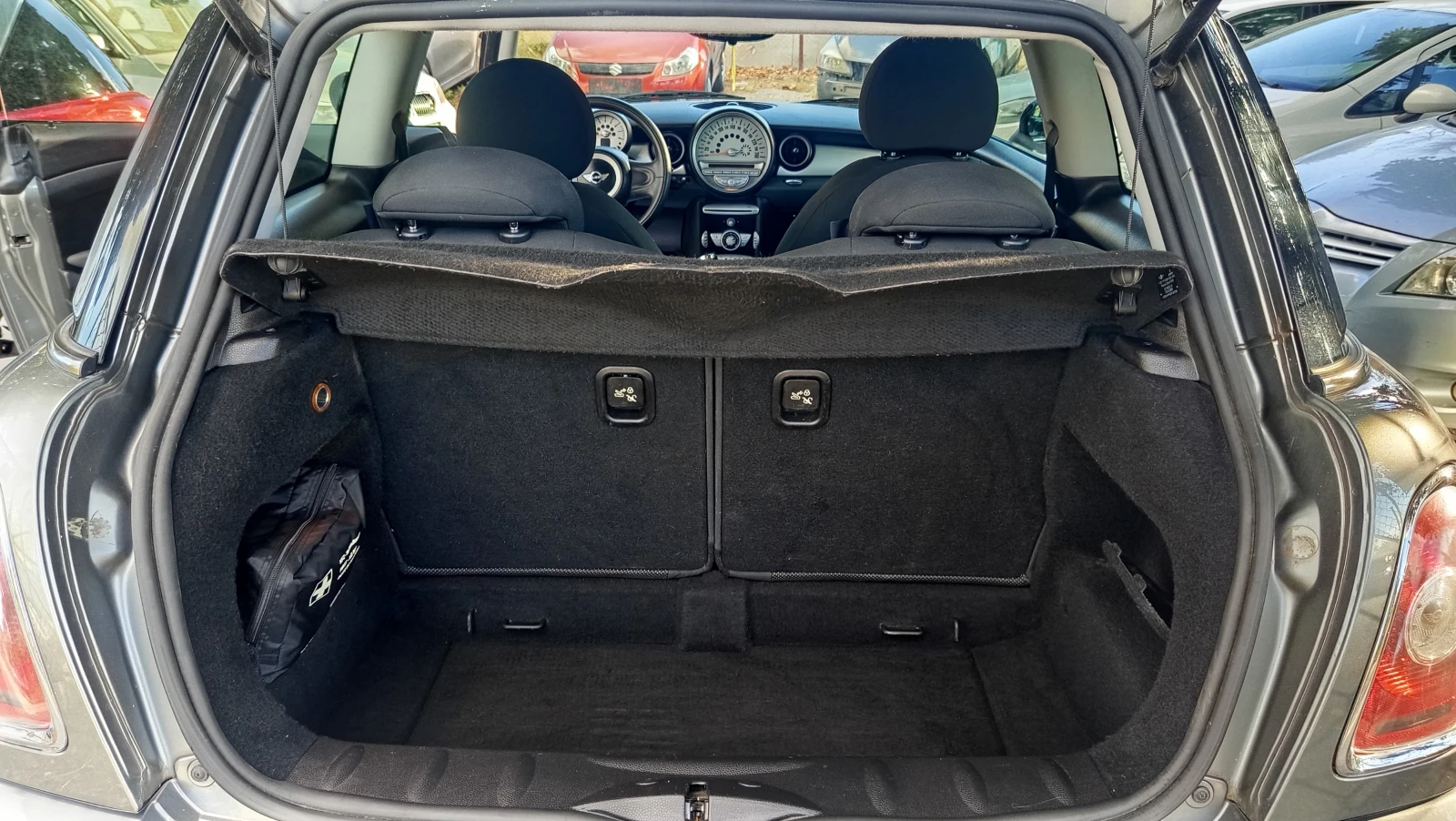 Mini Cooper 1.4 FACELIFT , снимка 14 - Автомобили и джипове - 56215638