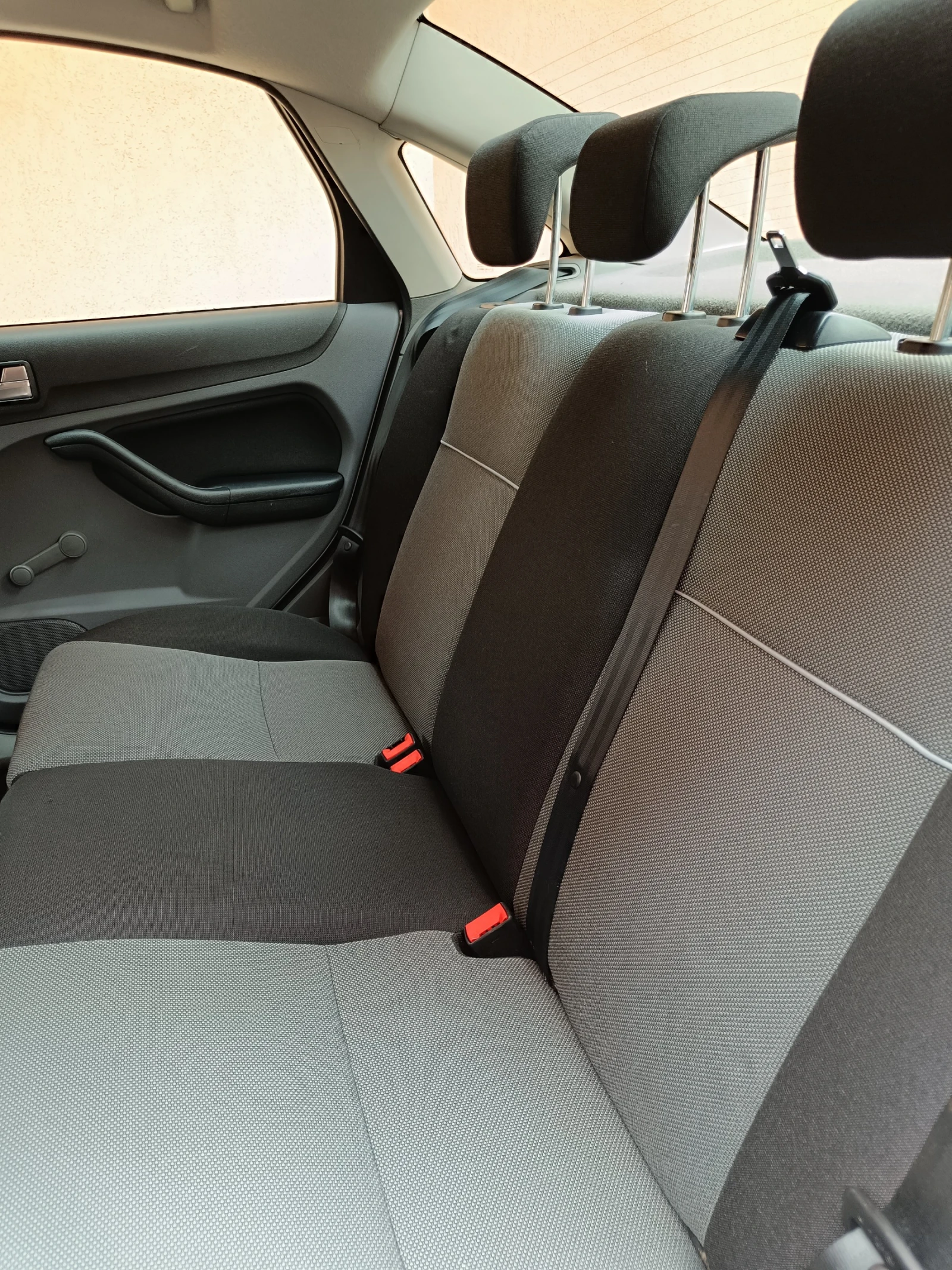 Ford Focus 1.6 TDCi, снимка 11 - Автомобили и джипове - 56448674