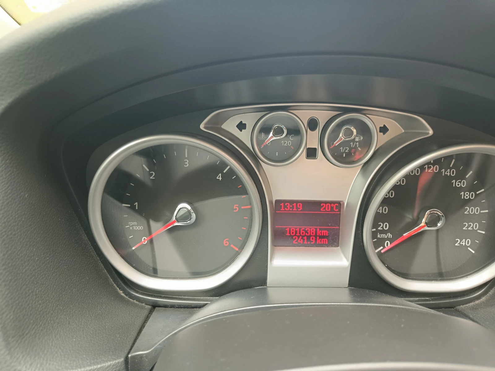 Ford Focus 1.6 TDCi, снимка 14 - Автомобили и джипове - 56448674