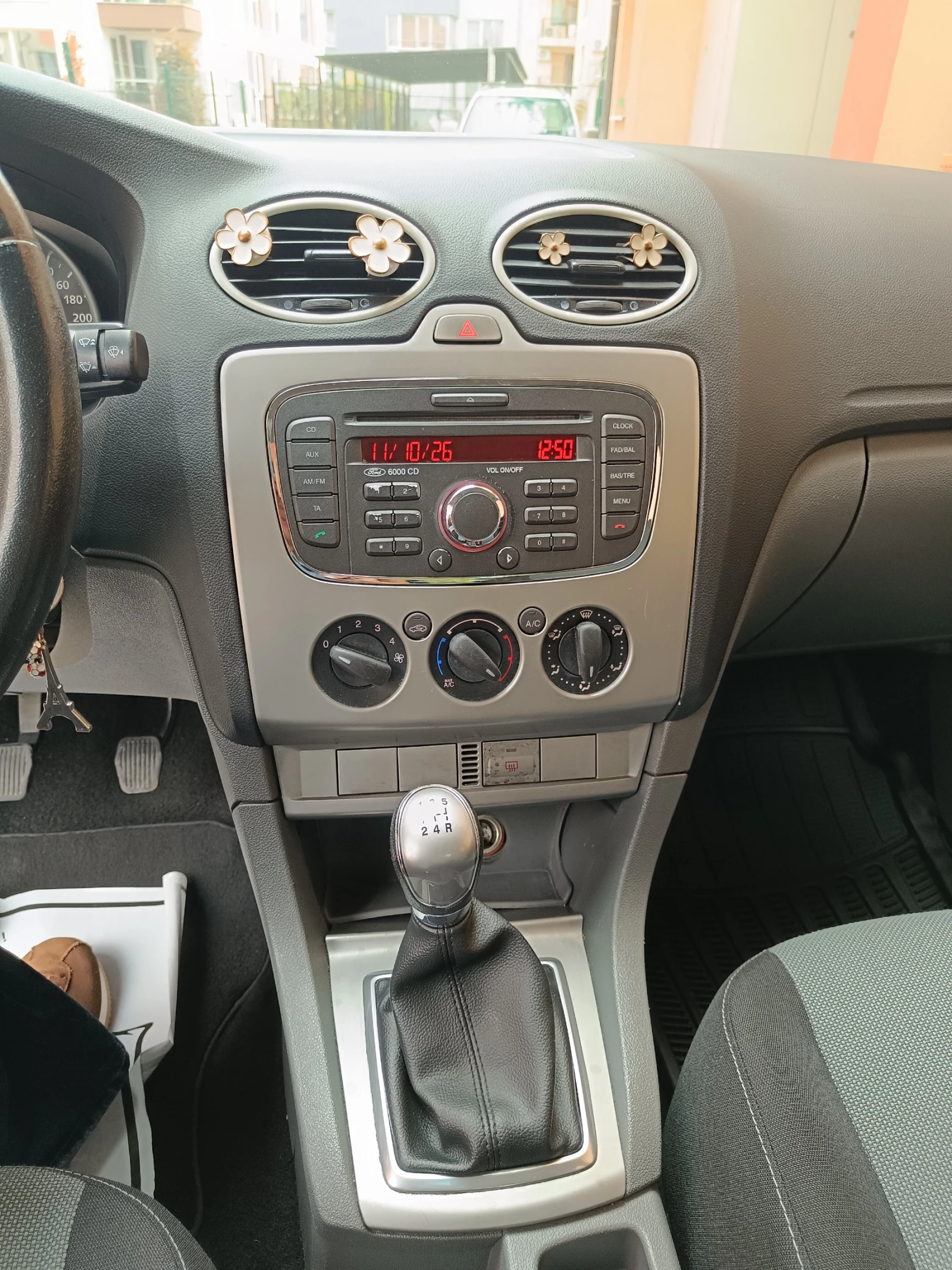 Ford Focus 1.6 TDCi, снимка 16 - Автомобили и джипове - 56448674