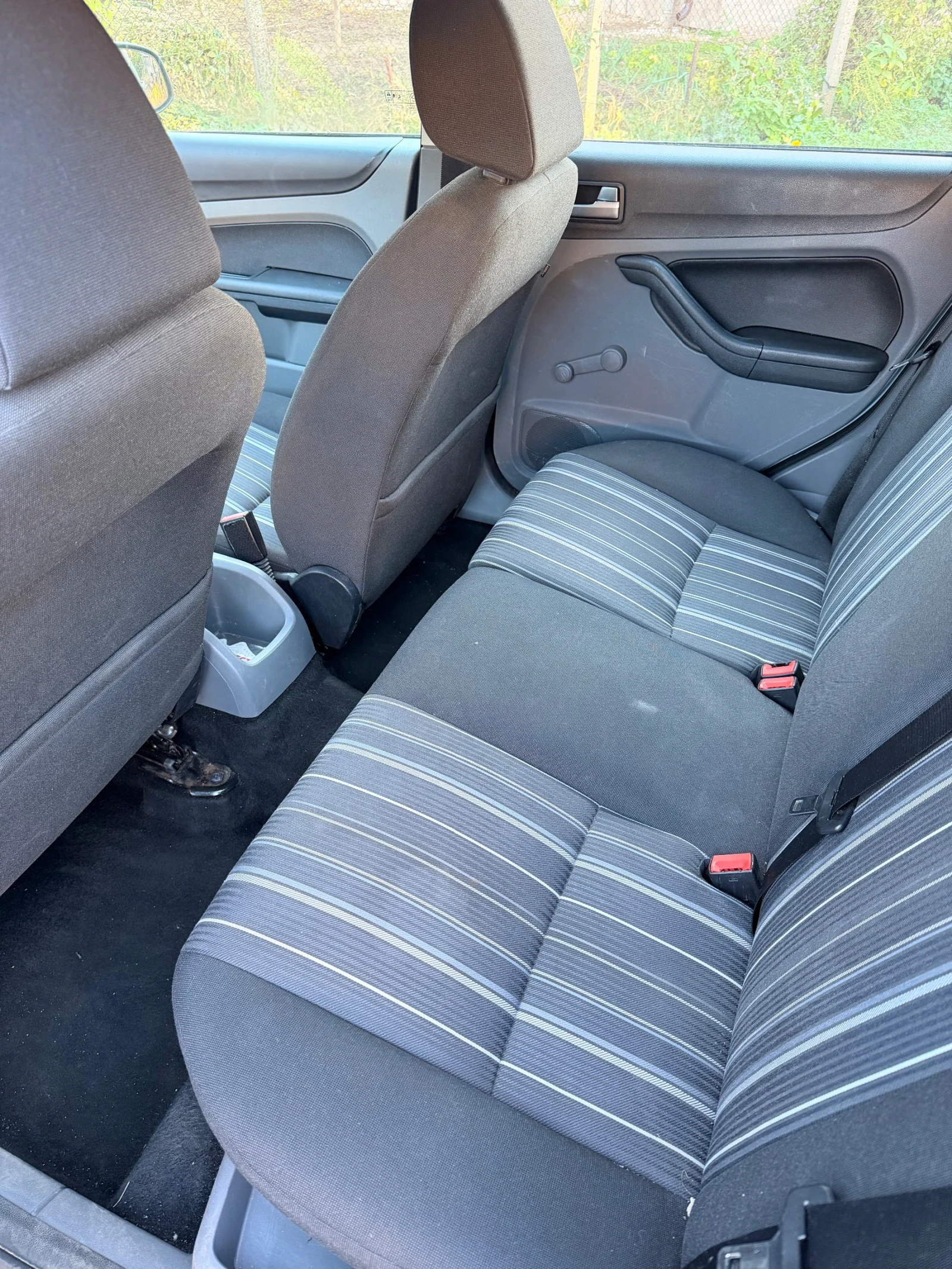 Ford Focus 1.6, снимка 7 - Автомобили и джипове - 56583458