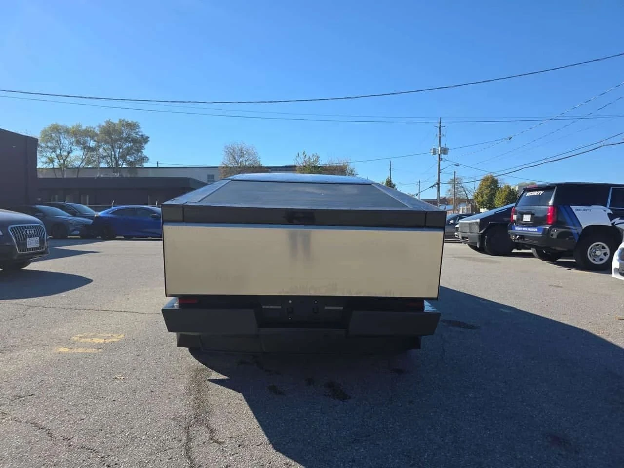 Tesla Cybertruck, снимка 4 - Автомобили и джипове - 56687171