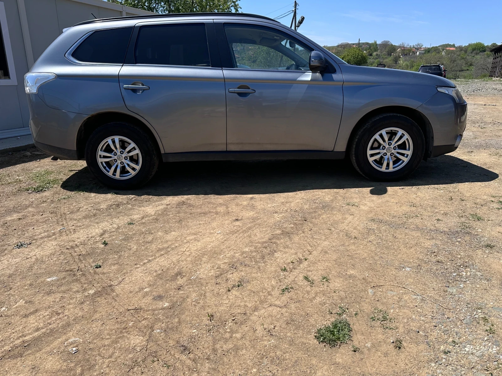 Mitsubishi Outlander 2.2 D Automatic - изображение 4