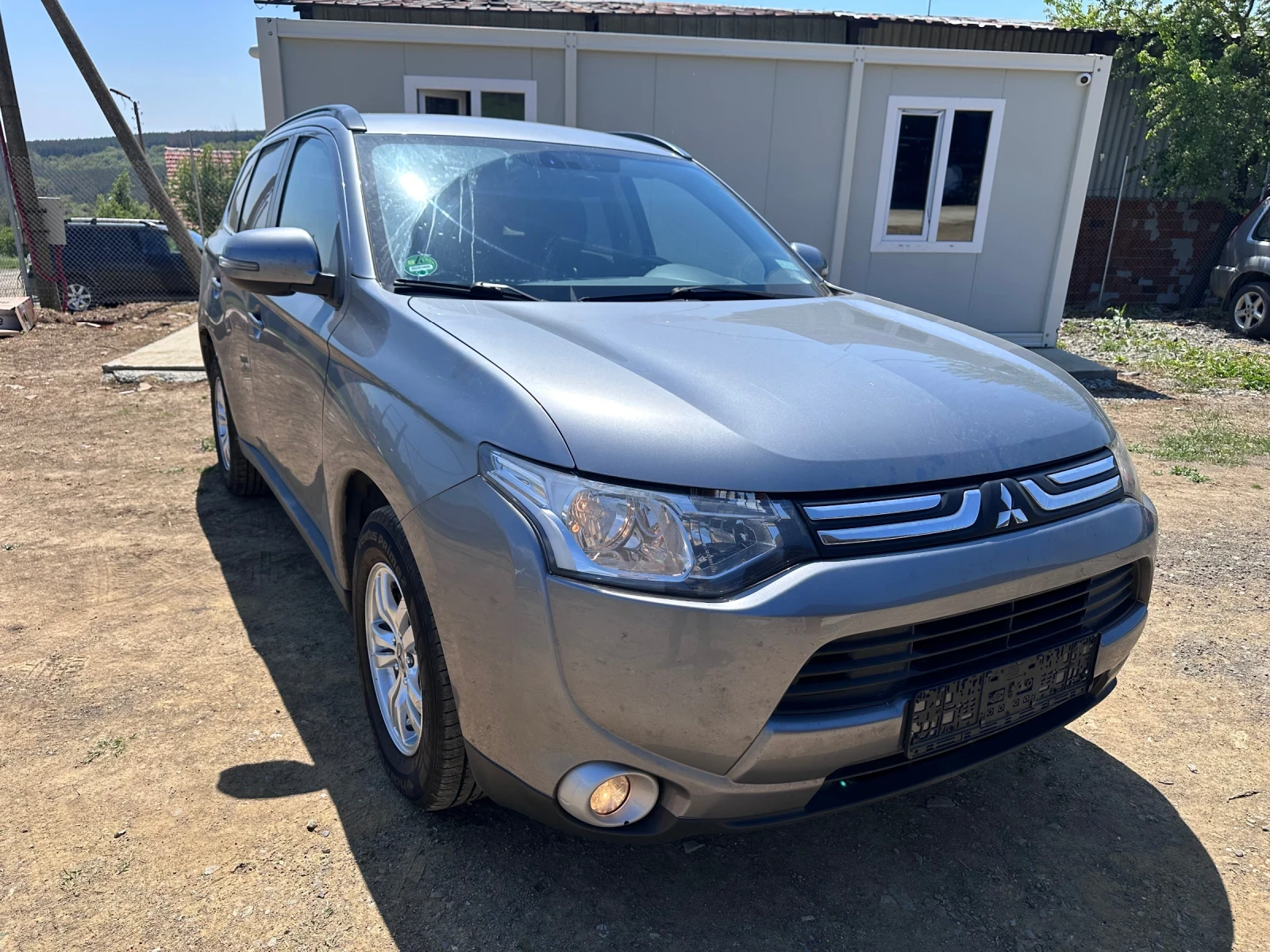 Mitsubishi Outlander 2.2 D Automatic - изображение 3