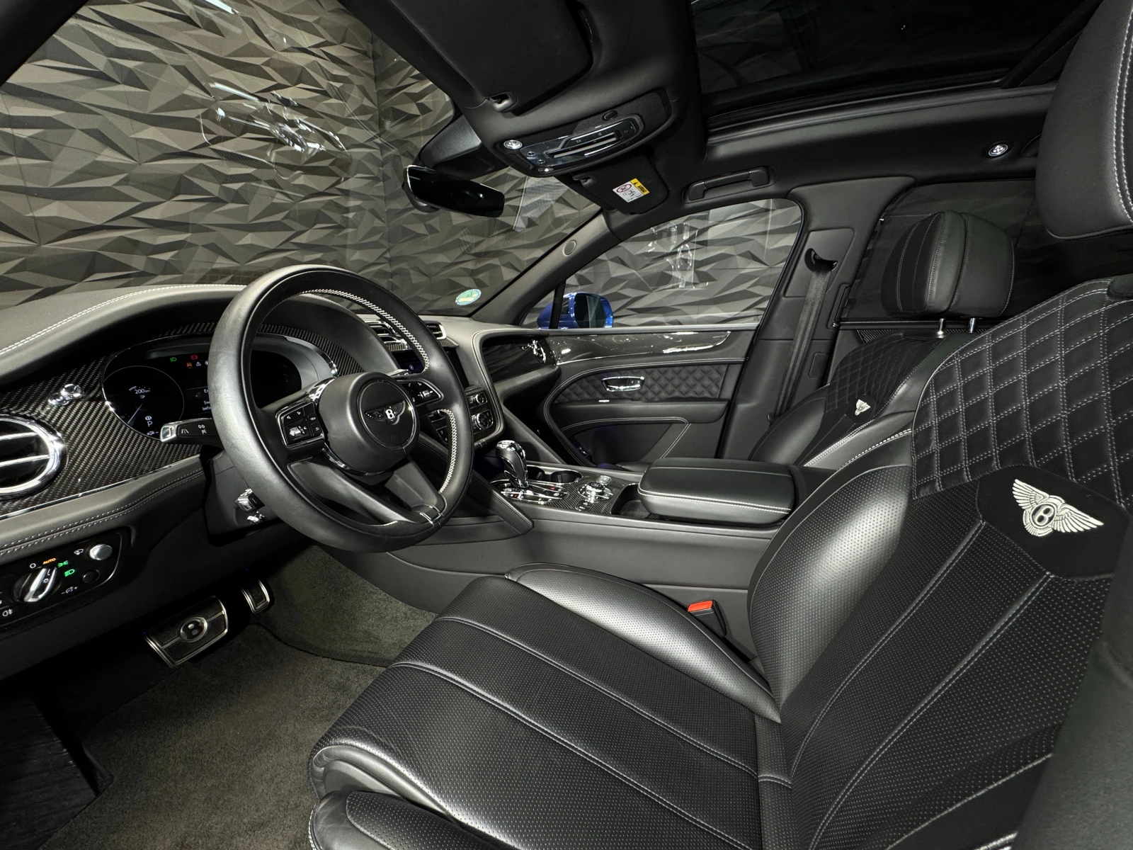 Bentley Bentayga Carbon Ceramic Naim* Vent* Pano* 360 - изображение 7