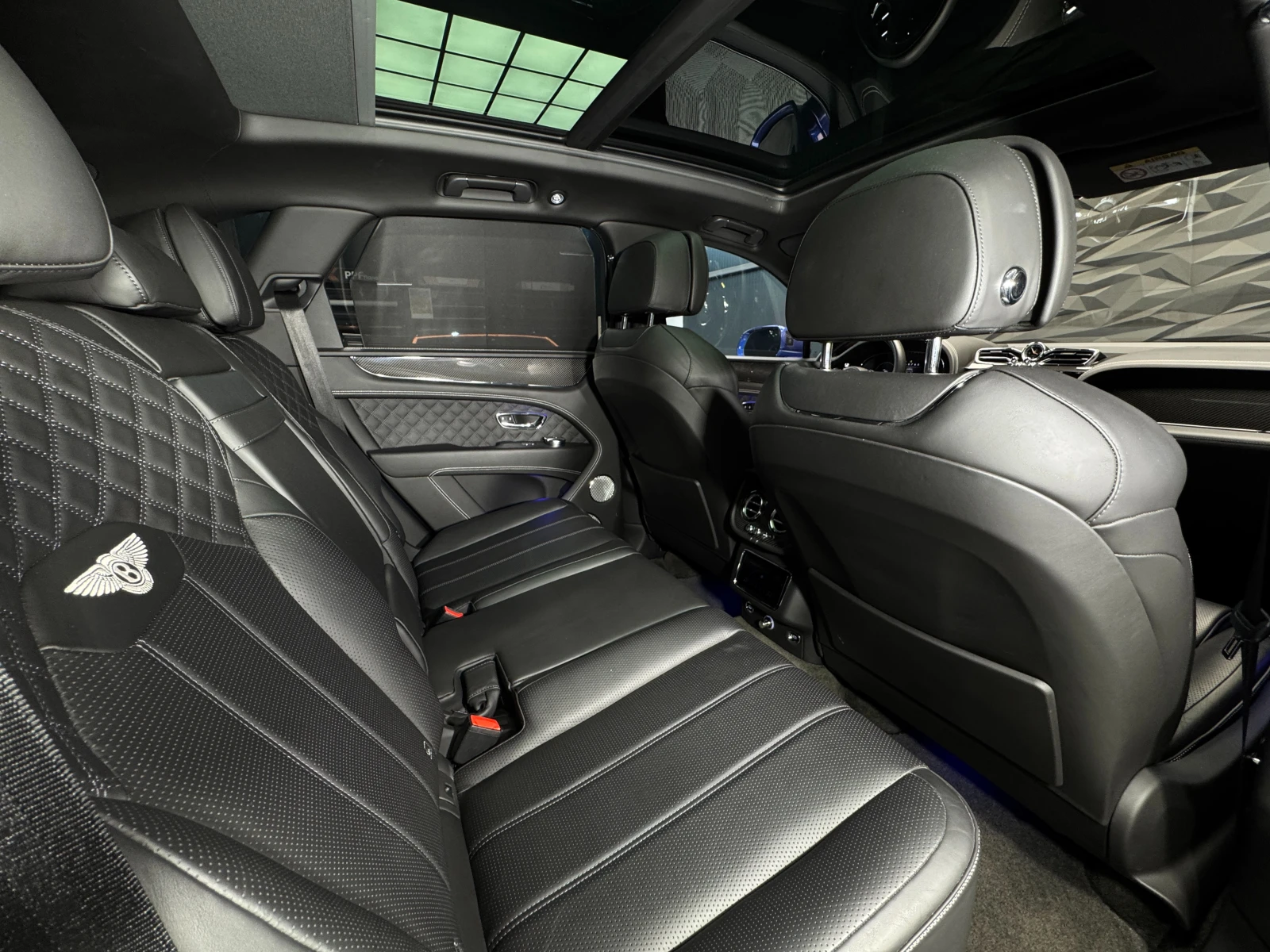 Bentley Bentayga Carbon Ceramic Naim* Vent* Pano* 360 - изображение 9