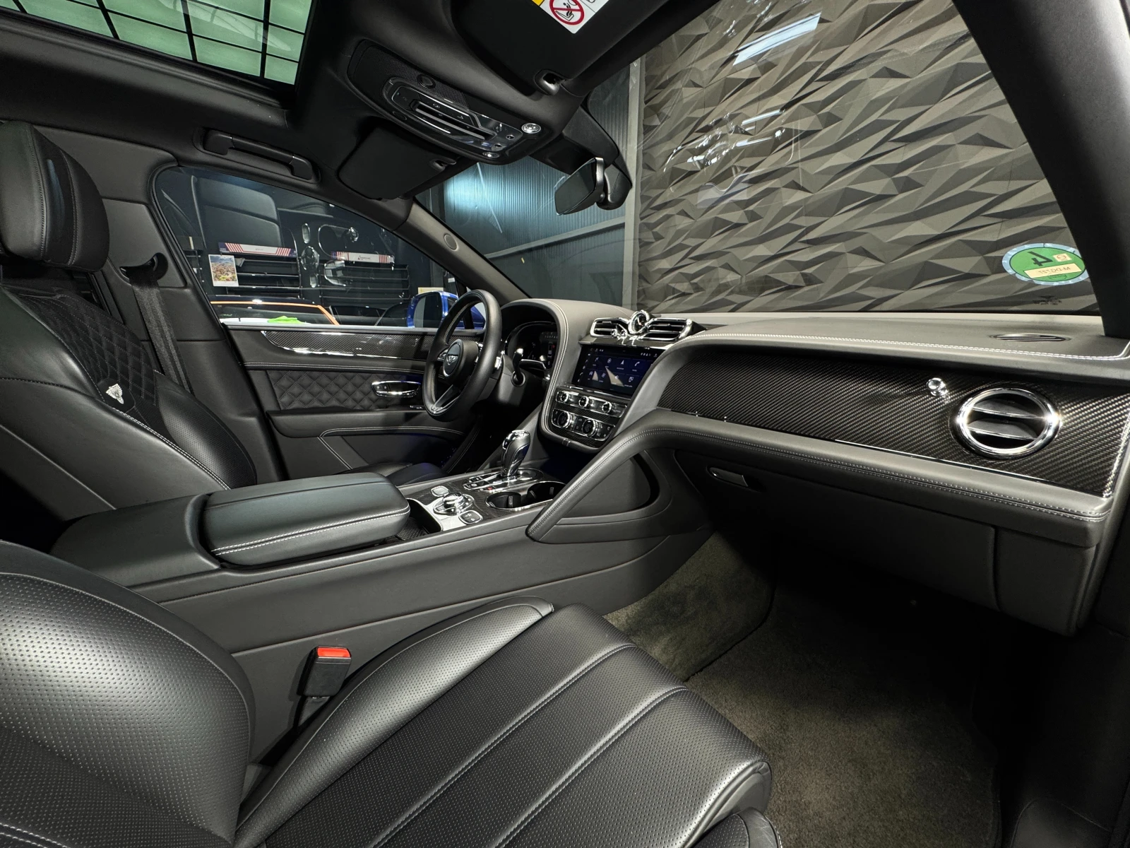 Bentley Bentayga Carbon Ceramic Naim* Vent* Pano* 360 - изображение 10