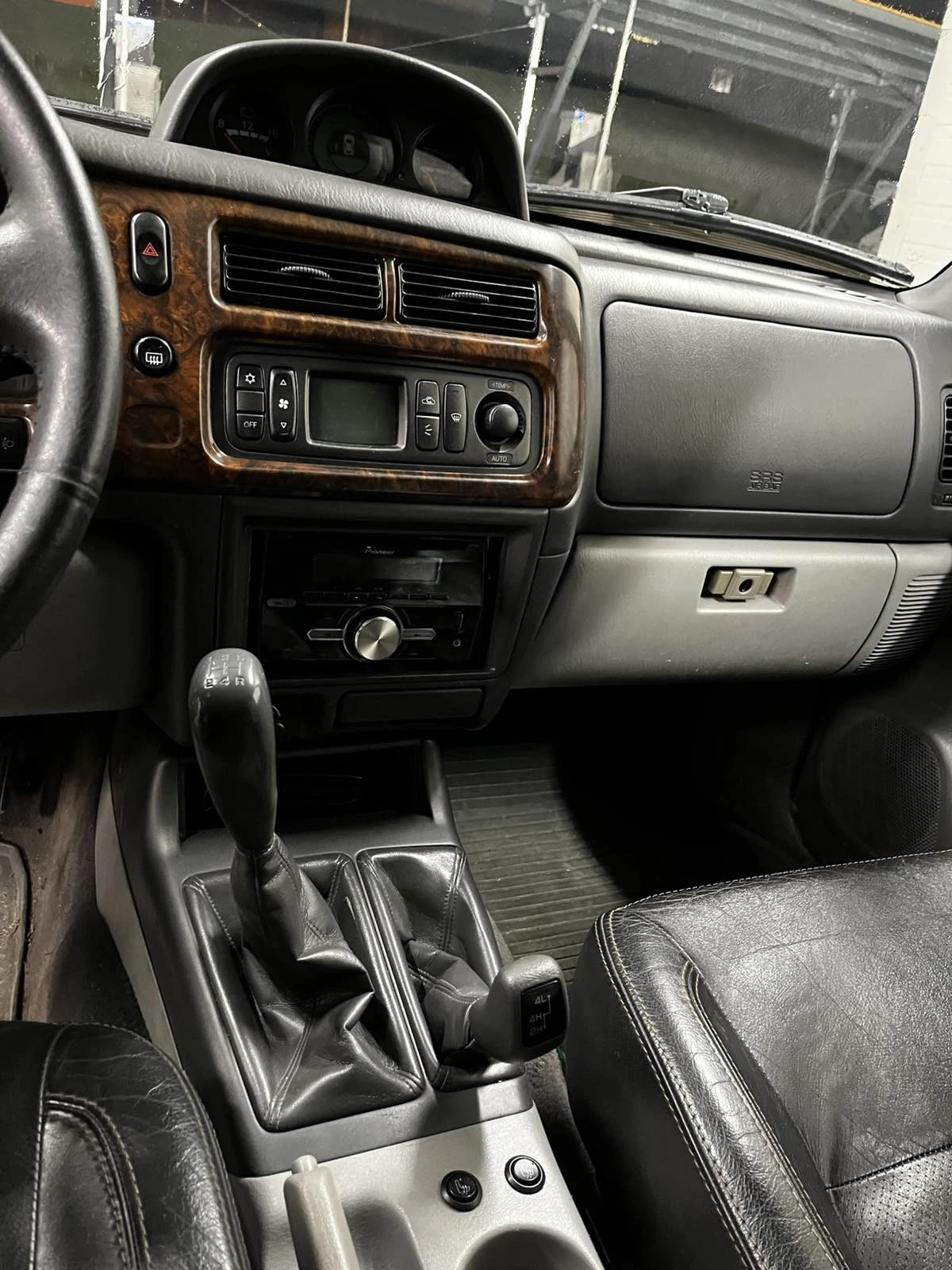 Mitsubishi Pajero sport, снимка 16 - Автомобили и джипове - 53788693