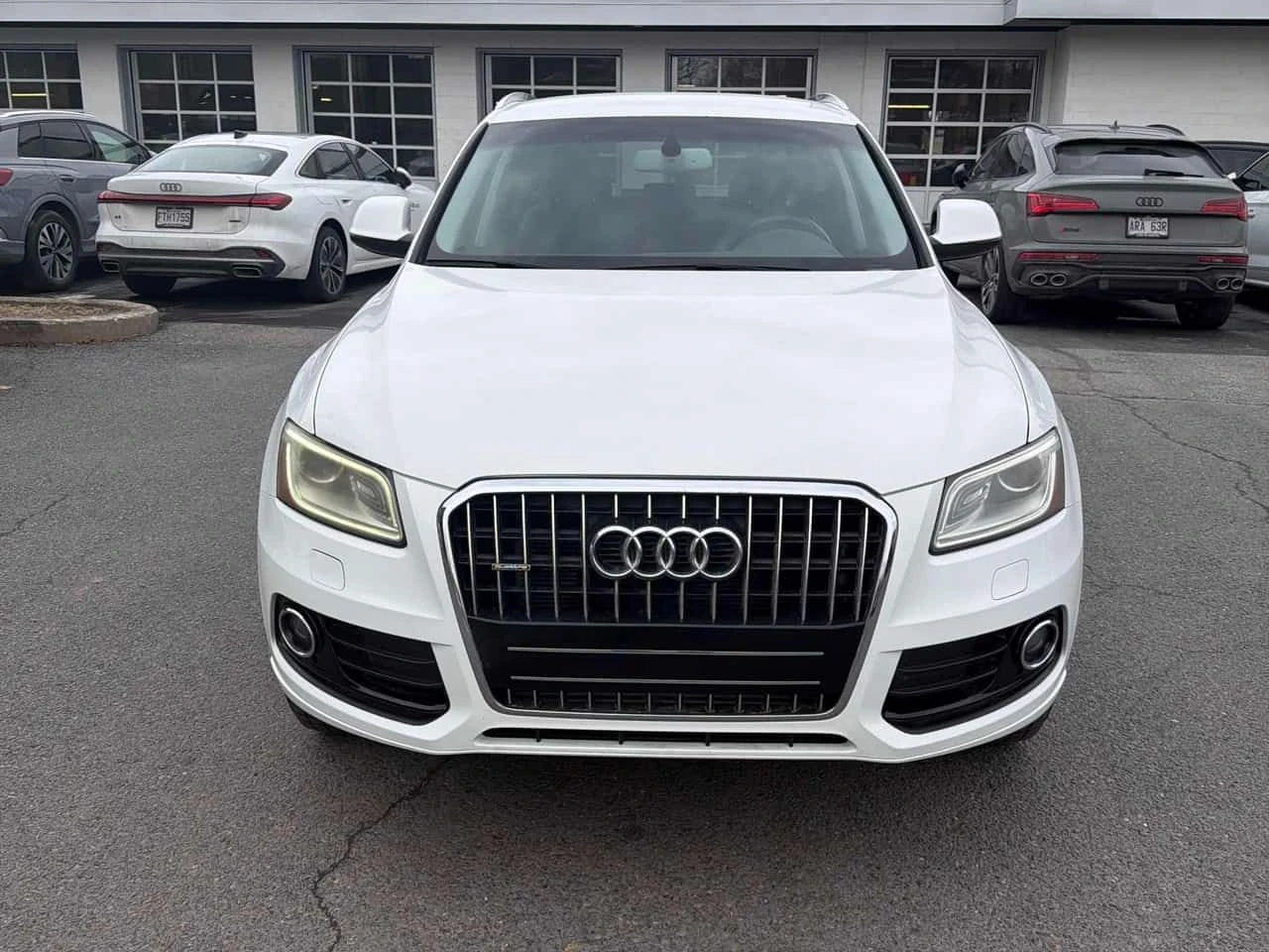 Audi Q5 * 2.0L Progressiv * ПОДГРЕВ * ОТ ПРЕДСТАВИТЕЛСТВО, снимка 2 - Автомобили и джипове - 54204409