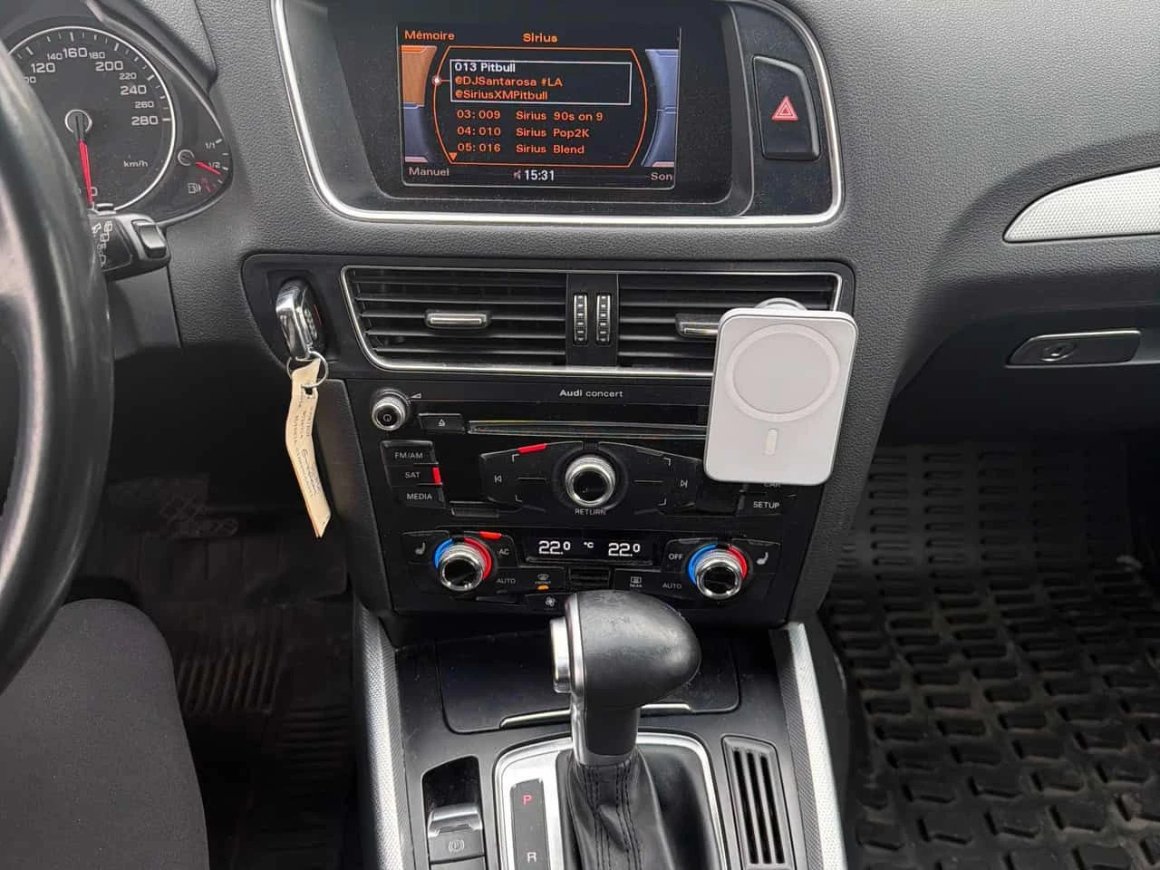 Audi Q5 * 2.0L Progressiv * ПОДГРЕВ * ОТ ПРЕДСТАВИТЕЛСТВО, снимка 9 - Автомобили и джипове - 54204409