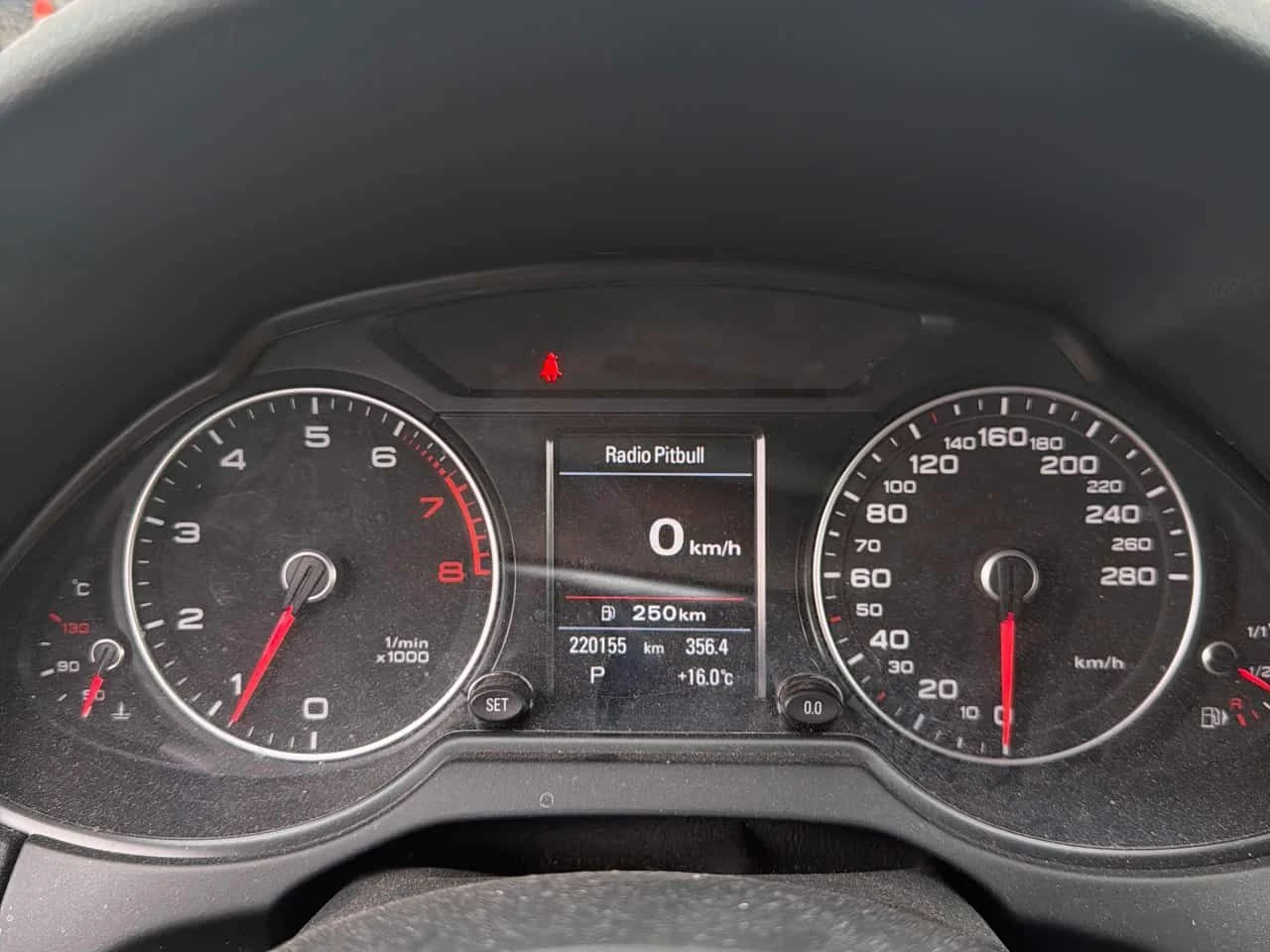 Audi Q5 * 2.0L Progressiv * ПОДГРЕВ * ОТ ПРЕДСТАВИТЕЛСТВО, снимка 8 - Автомобили и джипове - 54204409