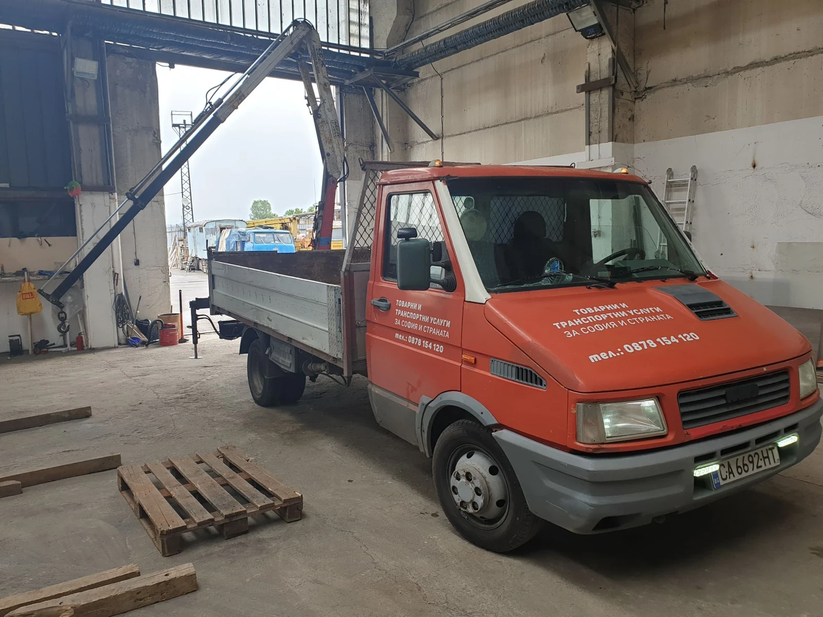 Iveco 3510 Бордови с кран, снимка 1
