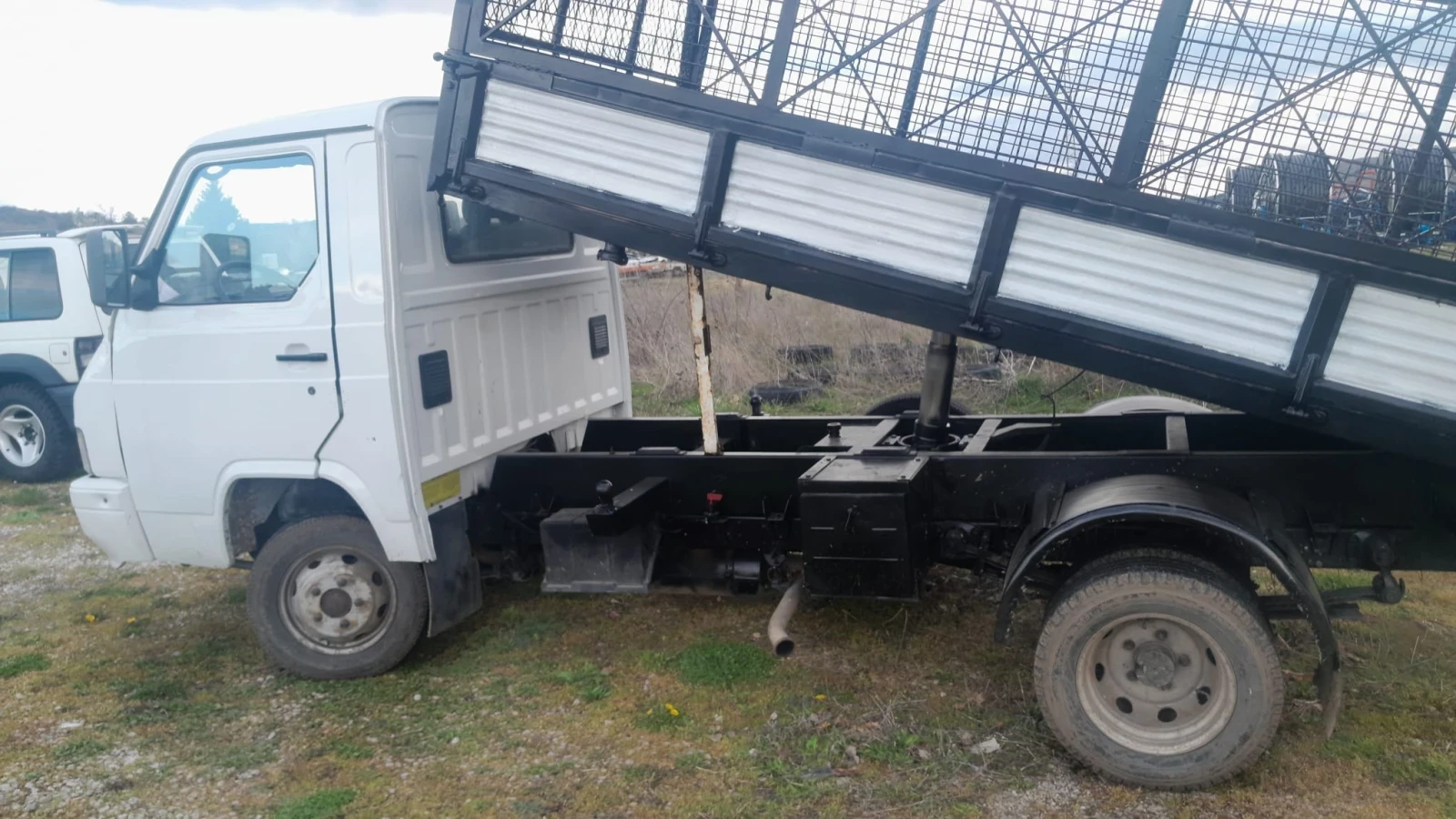 Nissan Trade Самосвал, снимка 2 - Бусове и автобуси - 54741813