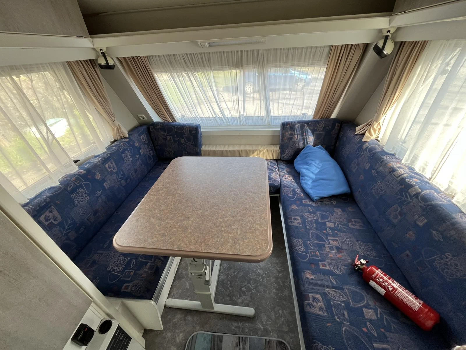 Каравана KIP 47 TRZ Greenline, снимка 6 - Каравани и кемпери - 54118680