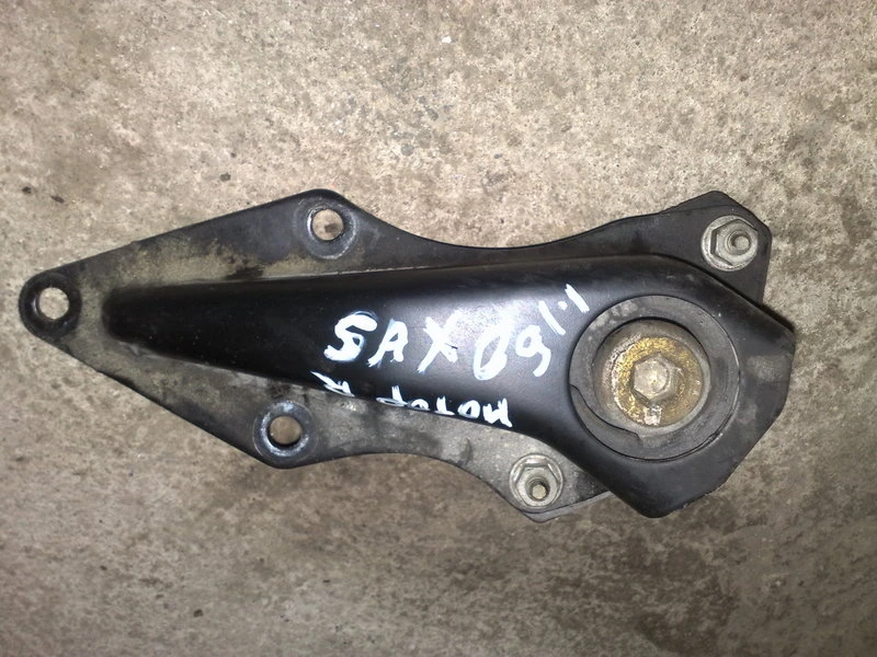 тампон мотор за Ситроен Саксо 1.1