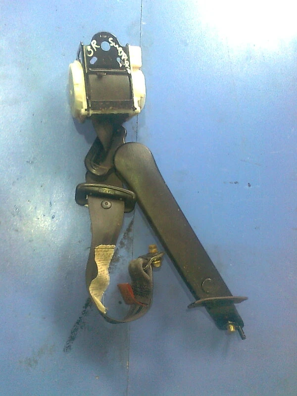 колан предпазен заден десен за Субару Аутбек (7)