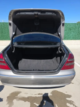 Mercedes-Benz E 320, снимка 10