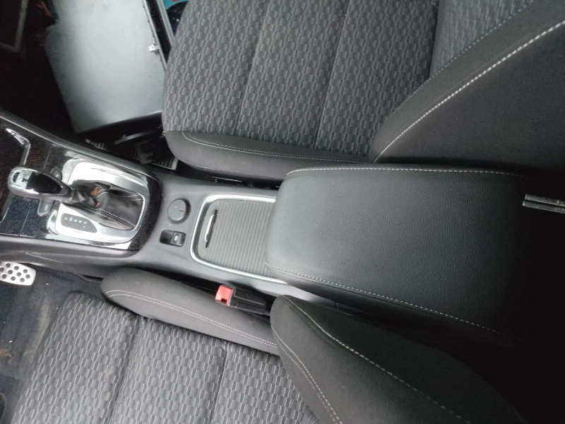 Opel Astra 1.4T, снимка 6 - Автомобили и джипове - 49901972