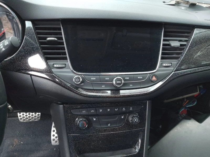 Opel Astra 1.4T, снимка 7 - Автомобили и джипове - 49901972