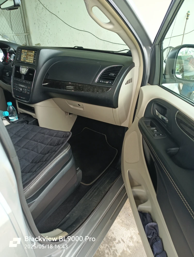 Chrysler Town and Country Touring L+ , снимка 3 - Автомобили и джипове - 50339599
