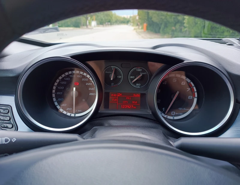 Alfa Romeo Giulietta, снимка 15 - Автомобили и джипове - 50421619